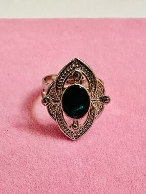 Silver Tone Green Stone Vintage Style Adjustable Ring
